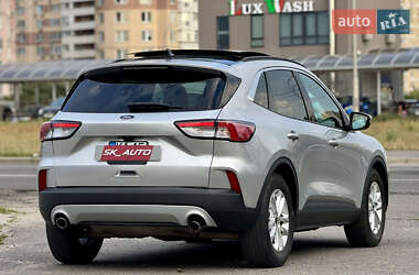 Внедорожник / Кроссовер Ford Escape 2020 в 