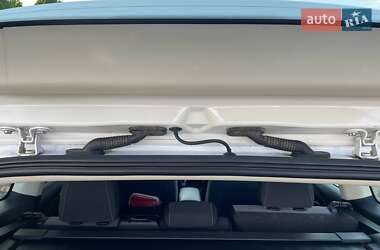 Внедорожник / Кроссовер Ford Escape 2018 в 