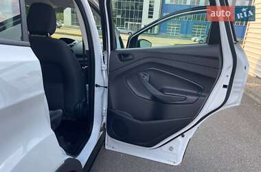 Внедорожник / Кроссовер Ford Escape 2018 в 
