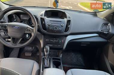 Внедорожник / Кроссовер Ford Escape 2018 в 