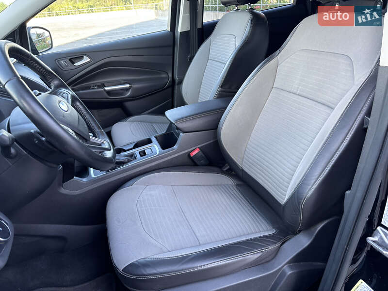 Внедорожник / Кроссовер Ford Escape 2016 в Киеве