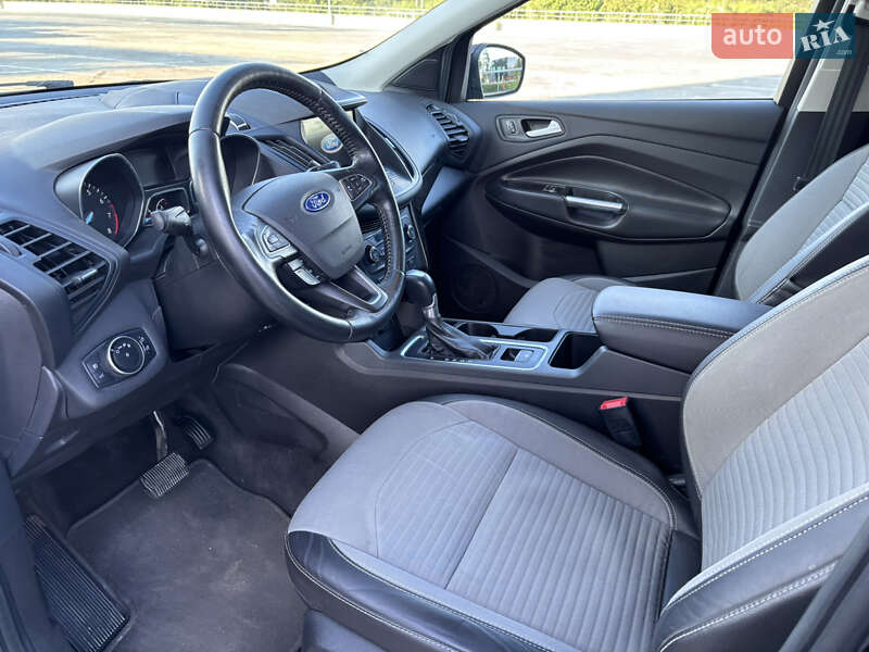 Внедорожник / Кроссовер Ford Escape 2016 в Киеве
