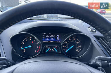 Позашляховик / Кросовер Ford Escape 2016 в 