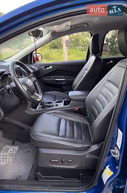 Внедорожник / Кроссовер Ford Escape 2018 в 
