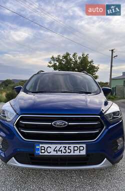 Внедорожник / Кроссовер Ford Escape 2018 в 