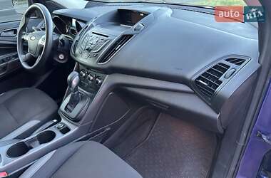 Внедорожник / Кроссовер Ford Escape 2015 в 