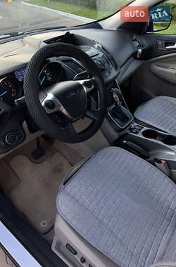 Внедорожник / Кроссовер Ford Escape 2013 в 