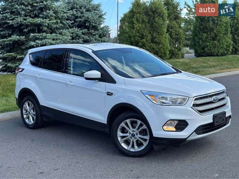 Позашляховик / Кросовер Ford Escape 2017 в Львові