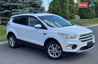 Внедорожник / Кроссовер Ford Escape 2017 в 