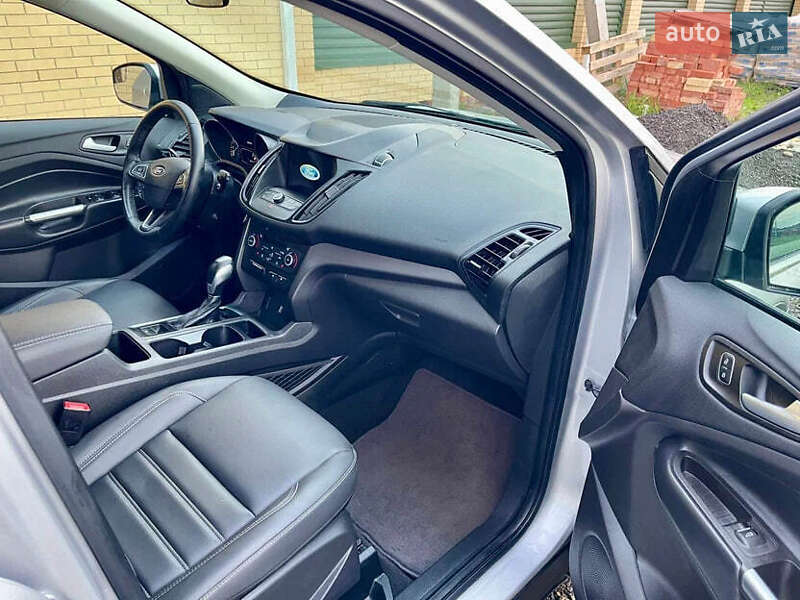 Внедорожник / Кроссовер Ford Escape 2019 в Киеве