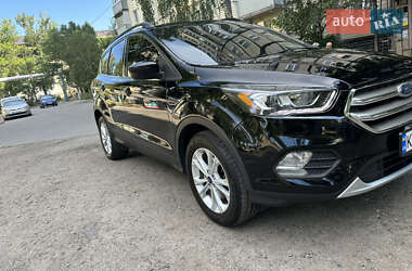 Внедорожник / Кроссовер Ford Escape 2016 в 