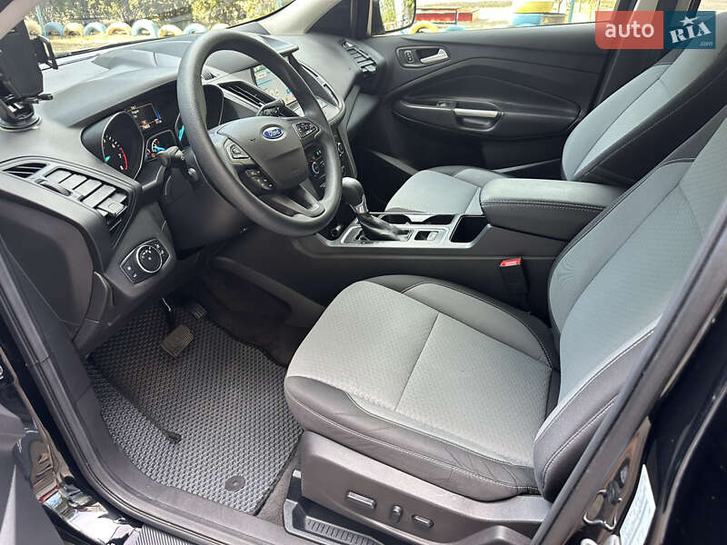 Внедорожник / Кроссовер Ford Escape 2016 в Днепре