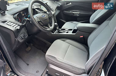 Внедорожник / Кроссовер Ford Escape 2016 в 