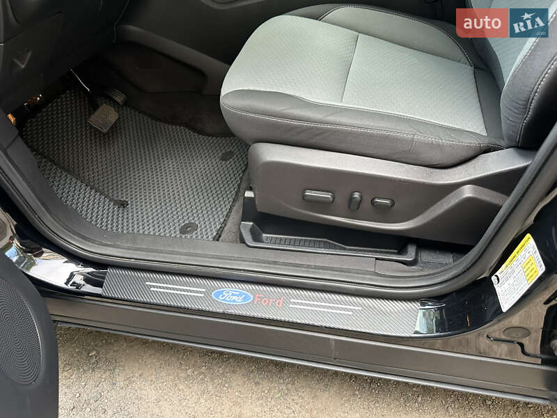 Внедорожник / Кроссовер Ford Escape 2016 в Днепре