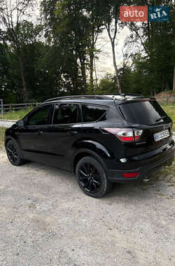 Позашляховик / Кросовер Ford Escape 2016 в 