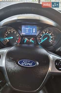Внедорожник / Кроссовер Ford Escape 2015 в 