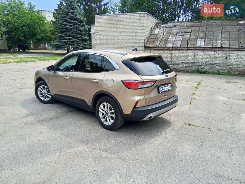 Позашляховик / Кросовер Ford Escape 2019 в Черкасах