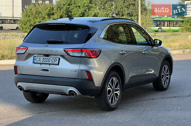 Внедорожник / Кроссовер Ford Escape 2021 в 