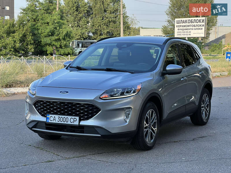 Внедорожник / Кроссовер Ford Escape 2021 в 
