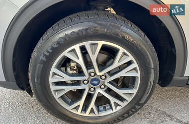 Внедорожник / Кроссовер Ford Escape 2021 в 