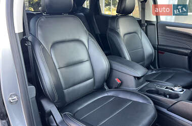 Внедорожник / Кроссовер Ford Escape 2021 в 