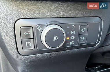 Внедорожник / Кроссовер Ford Escape 2021 в 