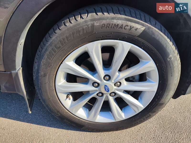 Позашляховик / Кросовер Ford Escape 2017 в Запоріжжі