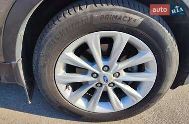 Внедорожник / Кроссовер Ford Escape 2017 в 