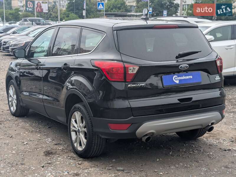 Внедорожник / Кроссовер Ford Escape 2018 в Киеве