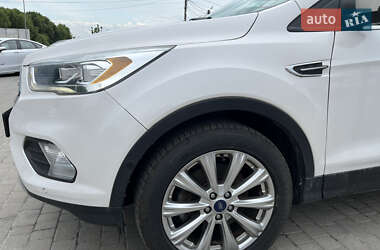 Внедорожник / Кроссовер Ford Escape 2016 в 