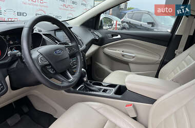 Внедорожник / Кроссовер Ford Escape 2016 в 