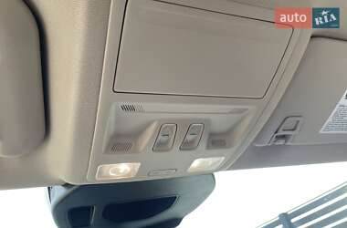 Внедорожник / Кроссовер Ford Escape 2020 в 