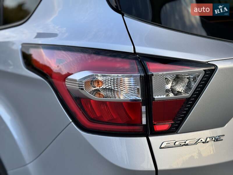 Позашляховик / Кросовер Ford Escape 2018 в Тернополі