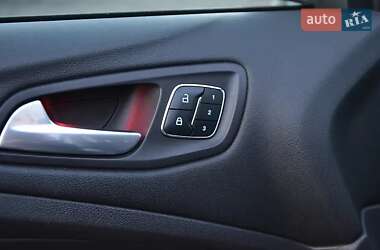 Позашляховик / Кросовер Ford Escape 2014 в 