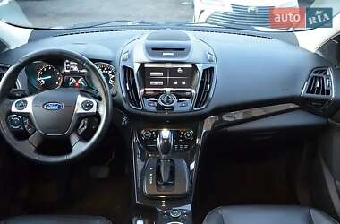 Позашляховик / Кросовер Ford Escape 2014 в 