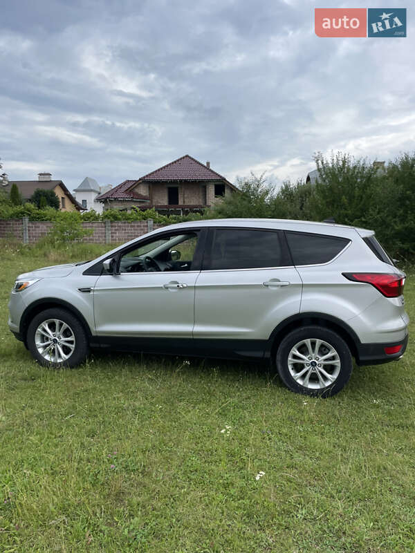 Позашляховик / Кросовер Ford Escape 2019 в Івано-Франківську