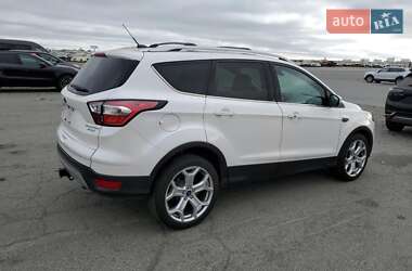 Внедорожник / Кроссовер Ford Escape 2017 в 