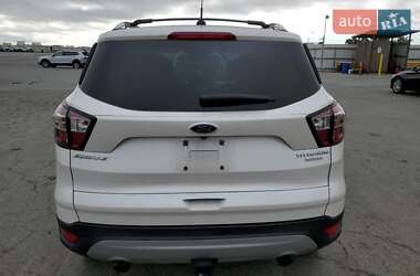 Внедорожник / Кроссовер Ford Escape 2017 в 