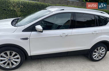 Позашляховик / Кросовер Ford Escape 2017 в 