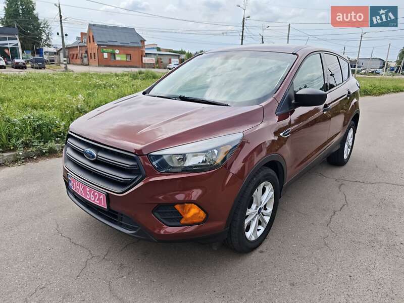 Внедорожник / Кроссовер Ford Escape 2017 в 
