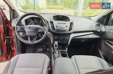 Внедорожник / Кроссовер Ford Escape 2017 в 