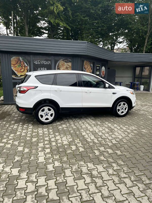 Позашляховик / Кросовер Ford Escape 2016 в Ходореві