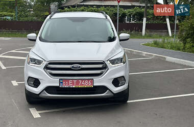 Внедорожник / Кроссовер Ford Escape 2017 в 