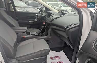 Позашляховик / Кросовер Ford Escape 2016 в 