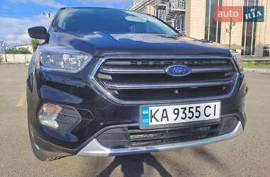 Позашляховик / Кросовер Ford Escape 2016 в 