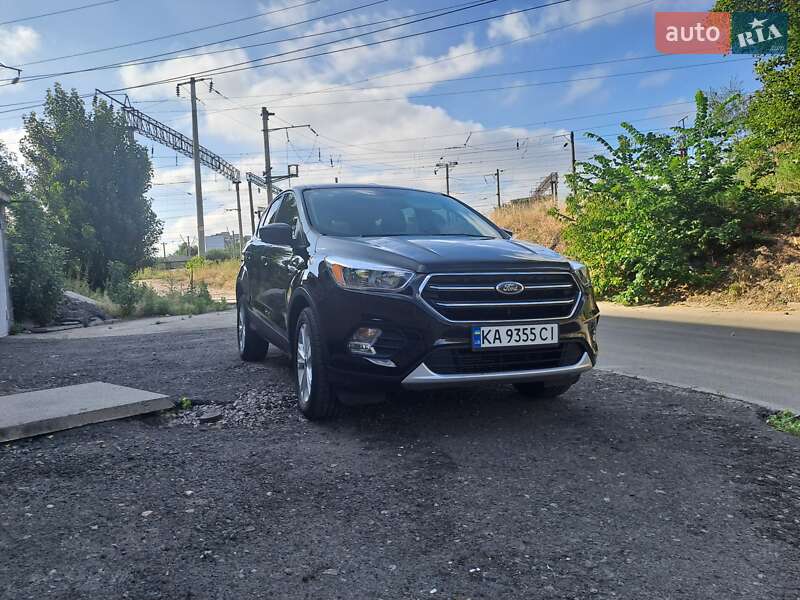 Внедорожник / Кроссовер Ford Escape 2016 в Киеве