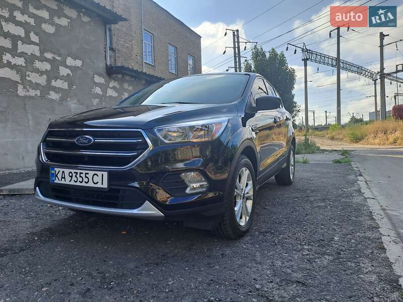 Внедорожник / Кроссовер Ford Escape 2016 в Киеве