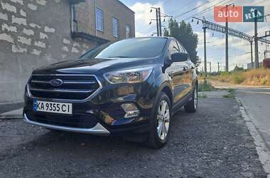 Позашляховик / Кросовер Ford Escape 2016 в 