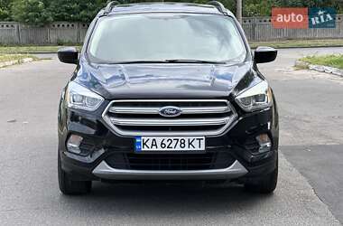 Внедорожник / Кроссовер Ford Escape 2017 в 