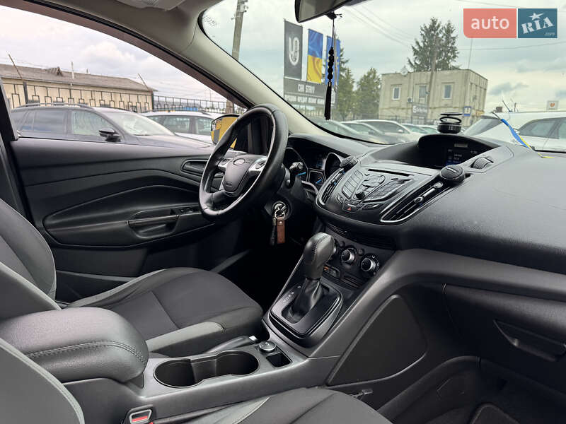 Позашляховик / Кросовер Ford Escape 2016 в Стрию